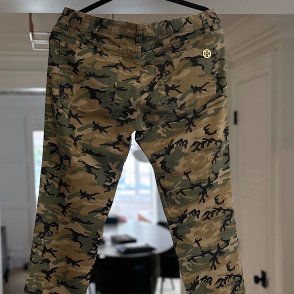 Tory Burch Camouflage Print Skinny Jeans - Size 30. - Picture 9 of 14